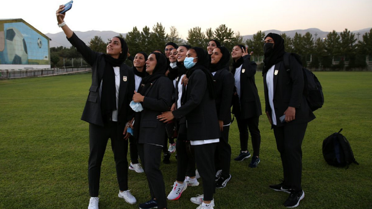 لباس تیم ملی زنان فوتبال, تیم ملی فوتبال بانوان ایران, لباس های تیم ملی فوتبال زنان