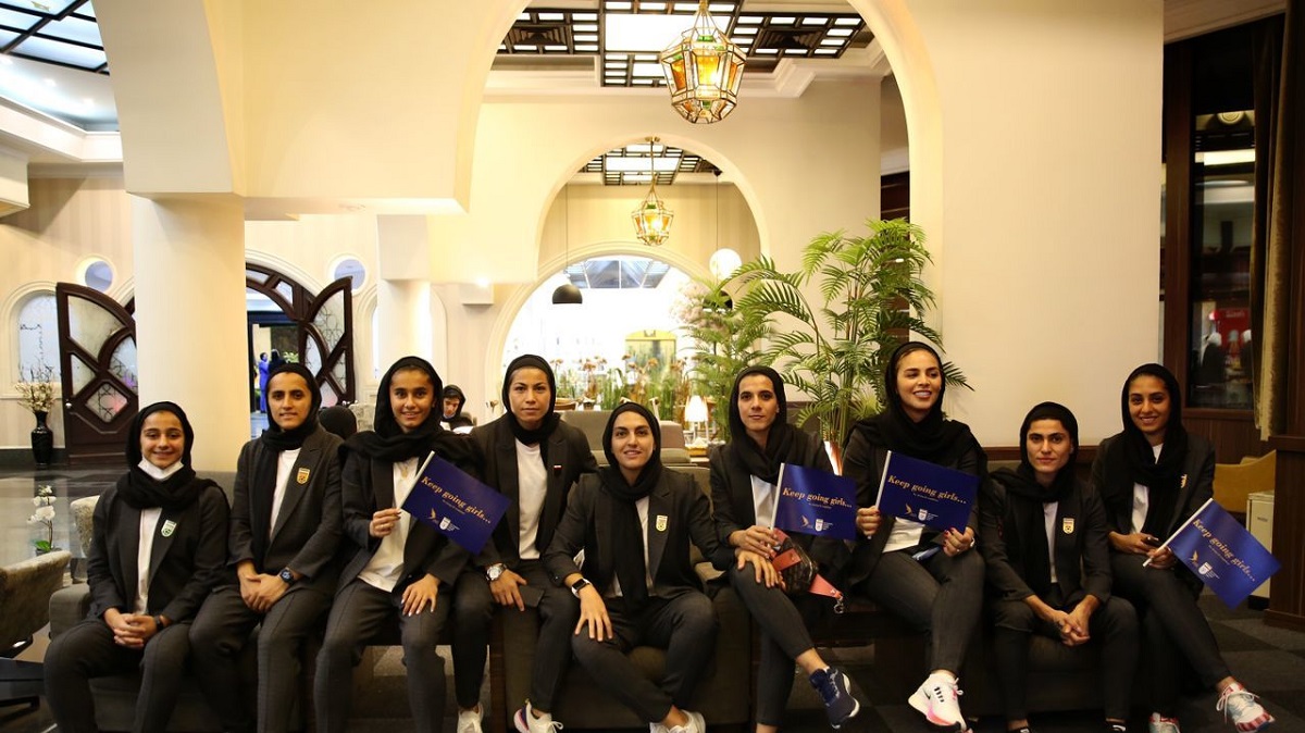 لباس تیم ملی فوتبال زنان ایران, تیم ملی فوتبال زنان ایران لباس, لباس زنان در تیم ملی فوتبال