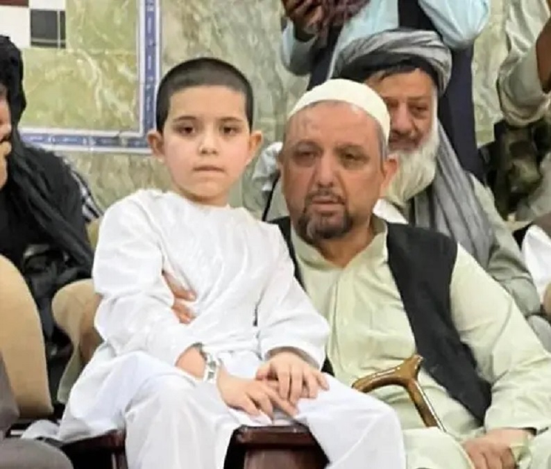 طالبان کودک ربوده‌شده در بلخ را به پدرش سپرد