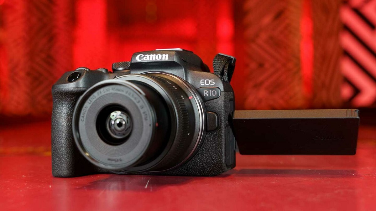 بررسی دوربین عکاسی Canon EOS R10
