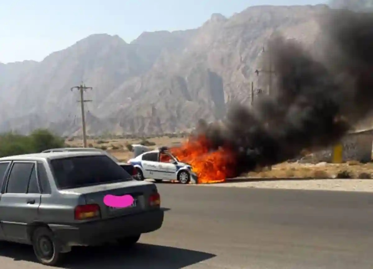 آتش زدن خودروی پلیس