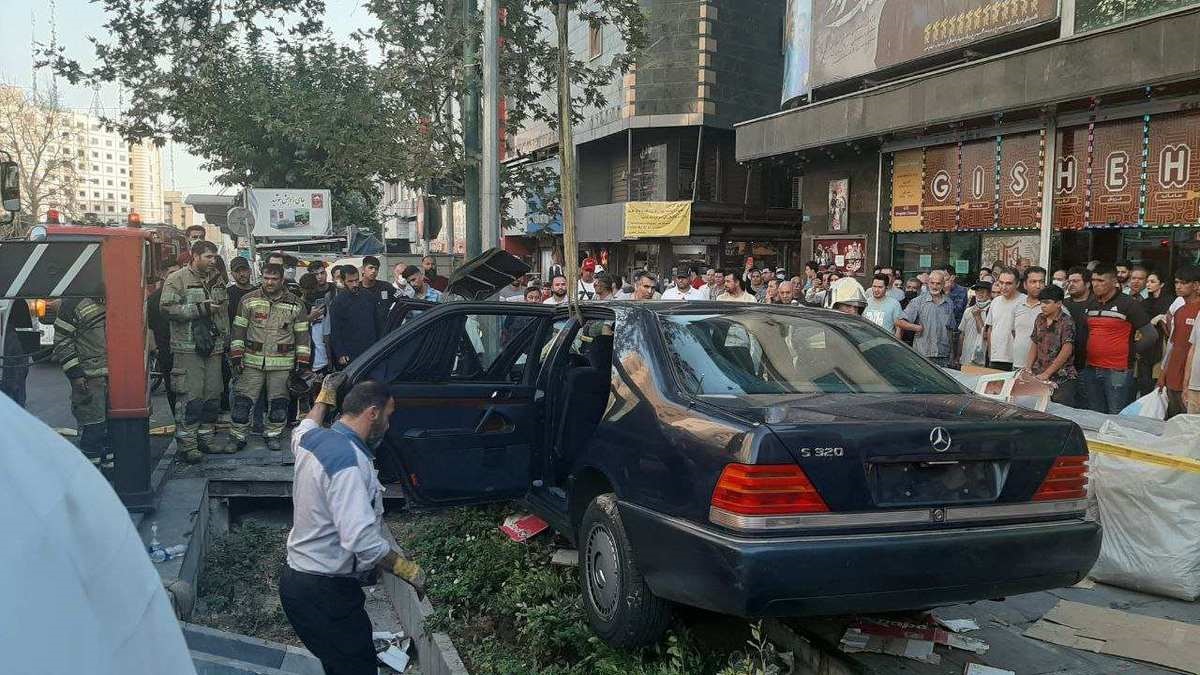 تصادف خودروی تشریفاتی در تهران
