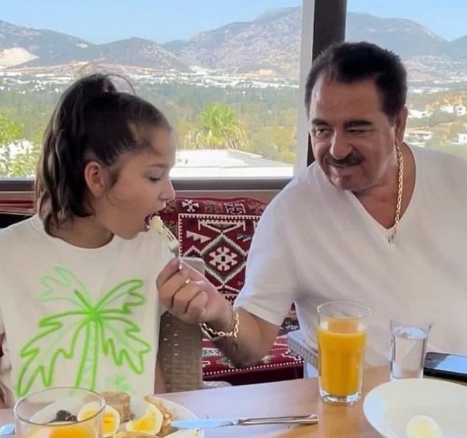صبحانه خوردن ابراهیم تاتلیس با دخترش