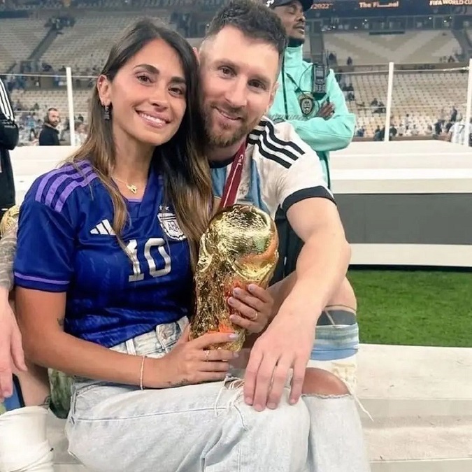 عکس یادگاری همسران تیم ملی آرژانتین بعد از قهرمانی جام جهانی 2022