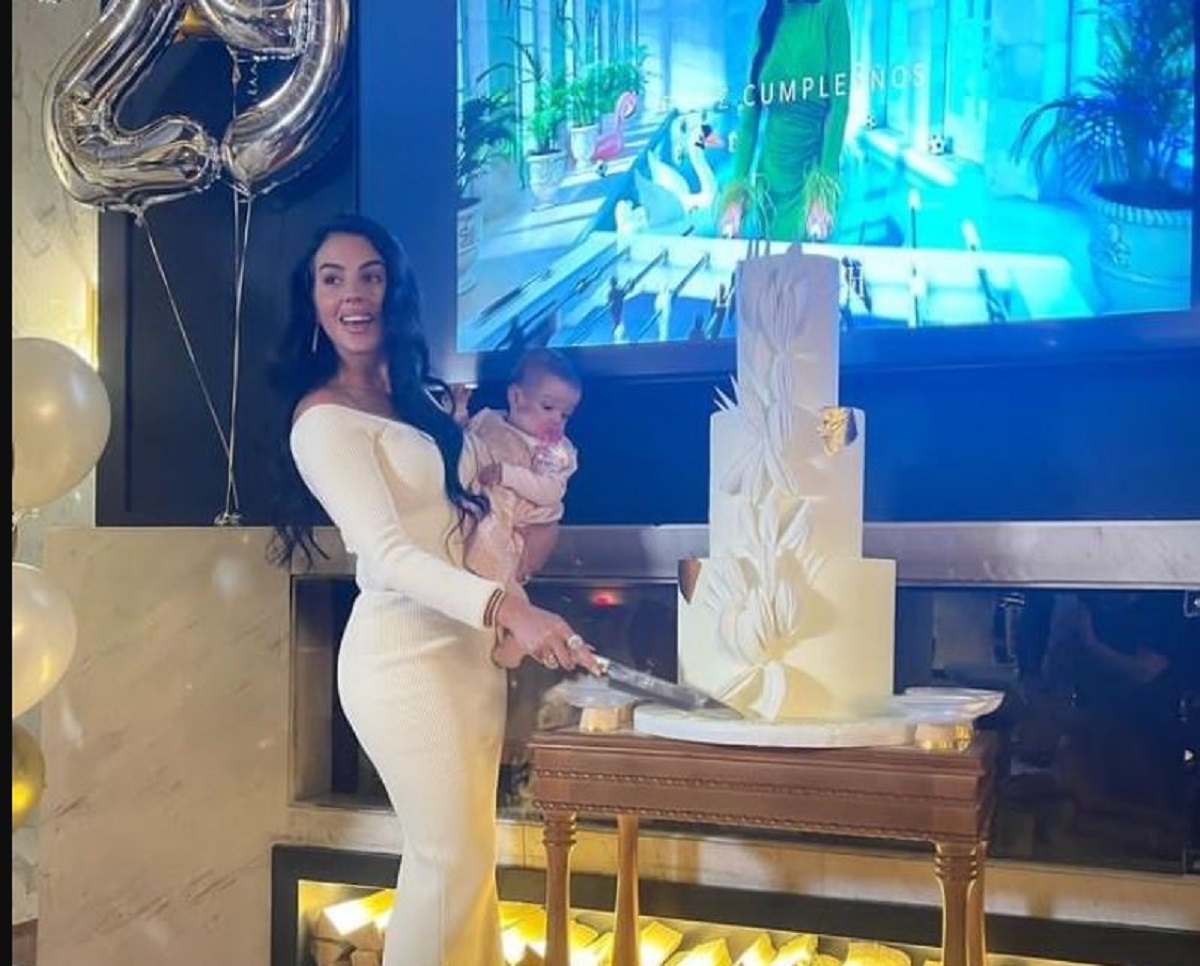 عکس جورجینا رودریگز در جشن تولد در عربستان