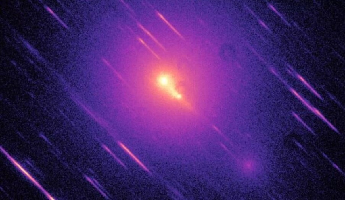 حرکت یک ستاره دنباله دار به سمت خورشید
