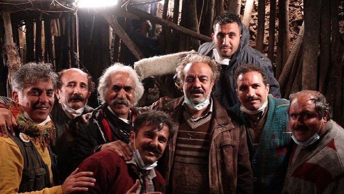 ساعت پخش و تکرار سریال نون خ ۴ در نوروز 1402 + [بیوگرافی بازیگران] - فیگار