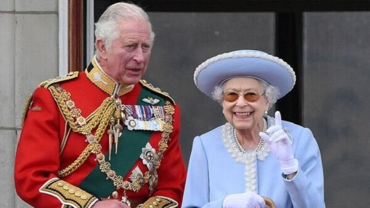 بیشتر بودن ثروت پادشاه انگلیس نسبت به ملکه الیزابت