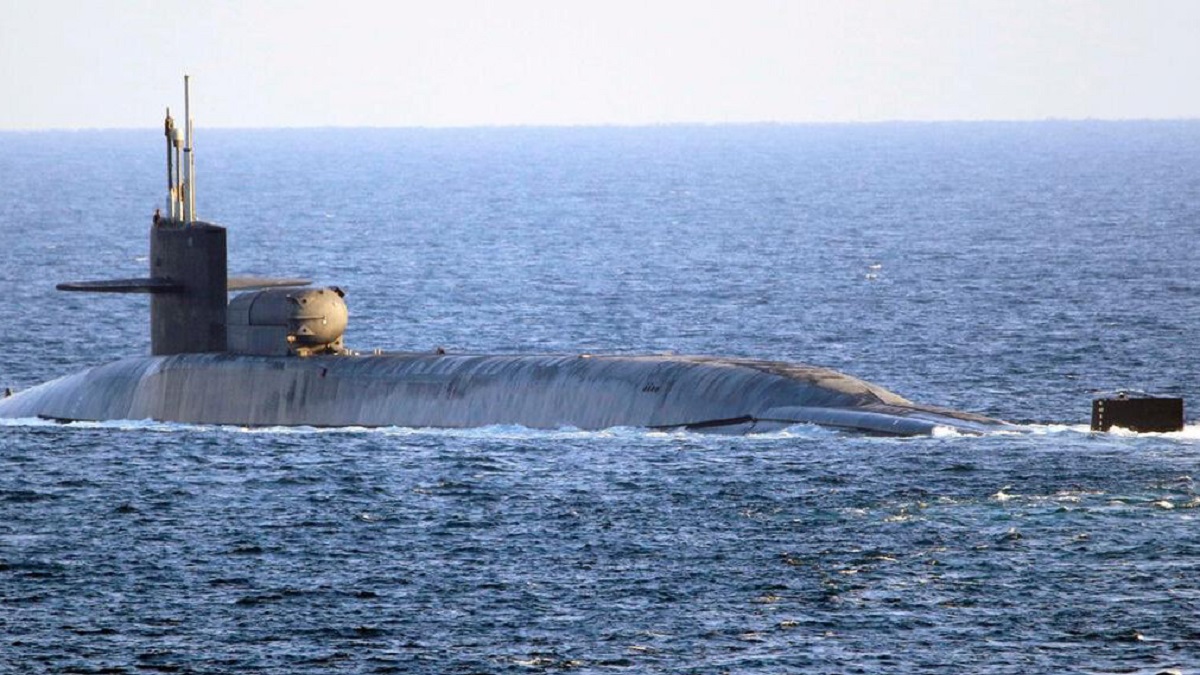 هشدار ارتش به زیردریایی آمریکایی
