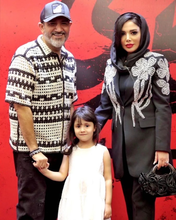 مهران غفوریان و خانواده اش در اکران سریال زخم کاری 2