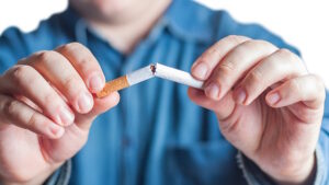 بررسی تأثیر دخانیات بر سلامت دهان و دندان